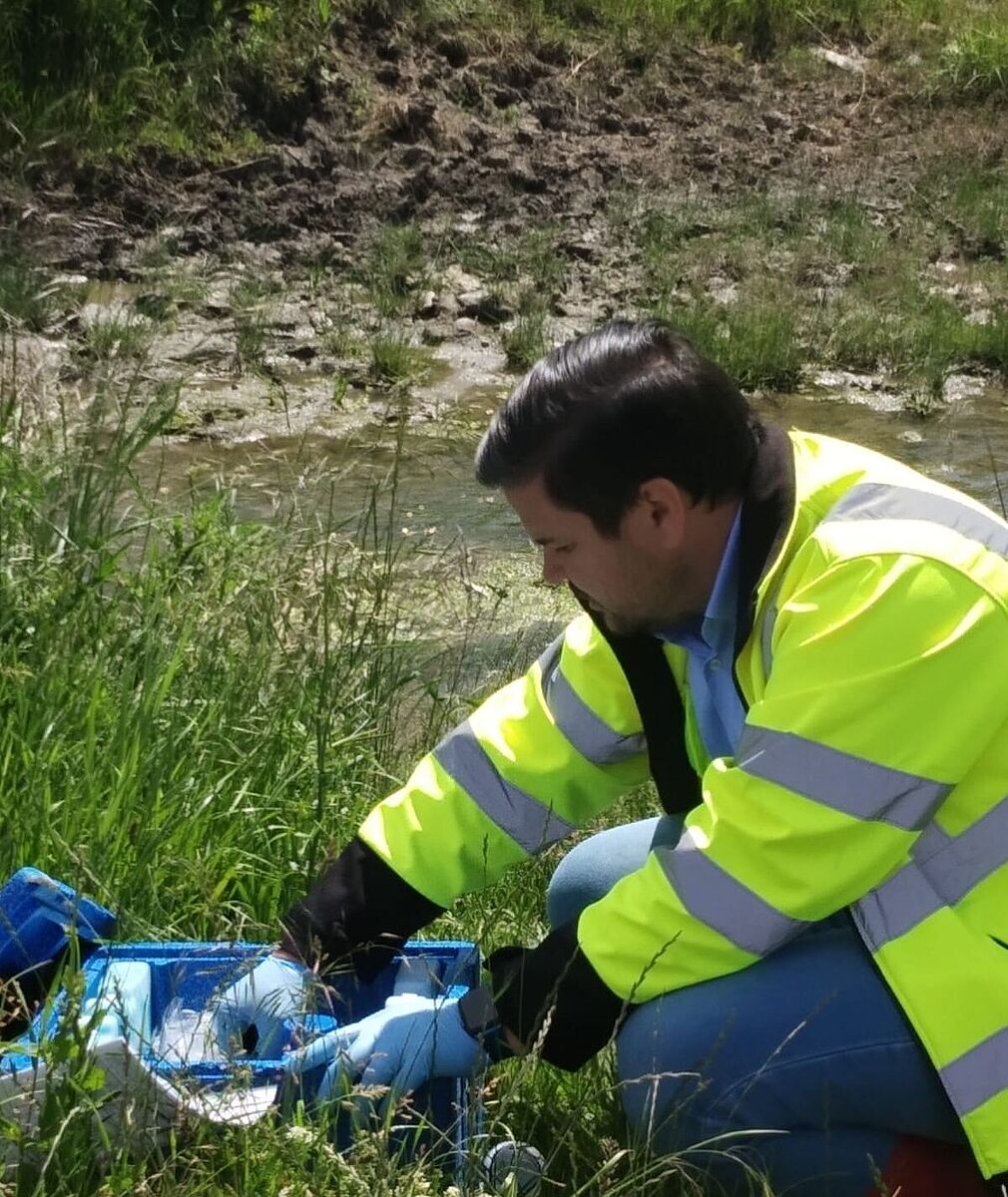 Collecting water samples